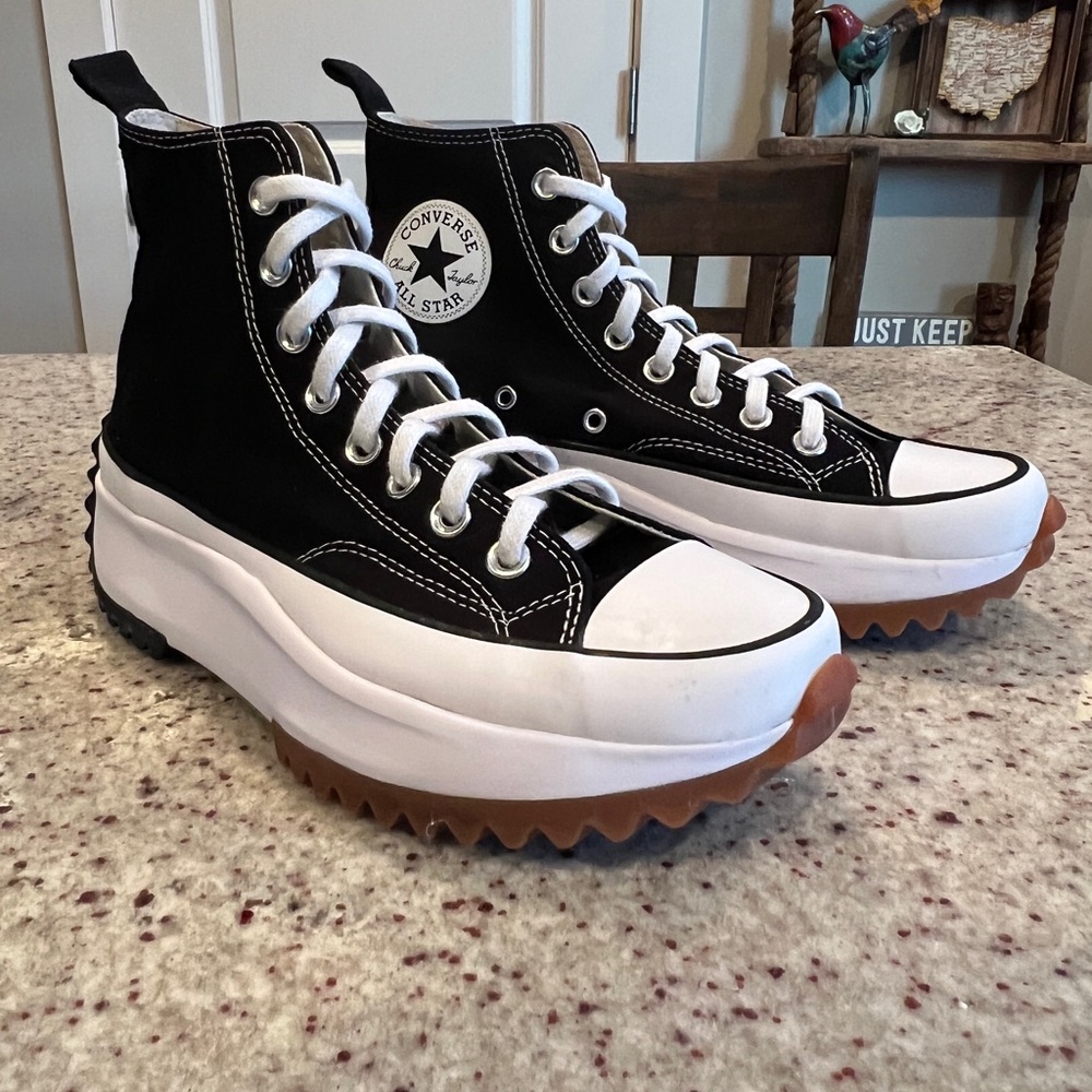 Converse Run Star Hike Platform Canvas Sizes 7.5M/ 9W 166800C